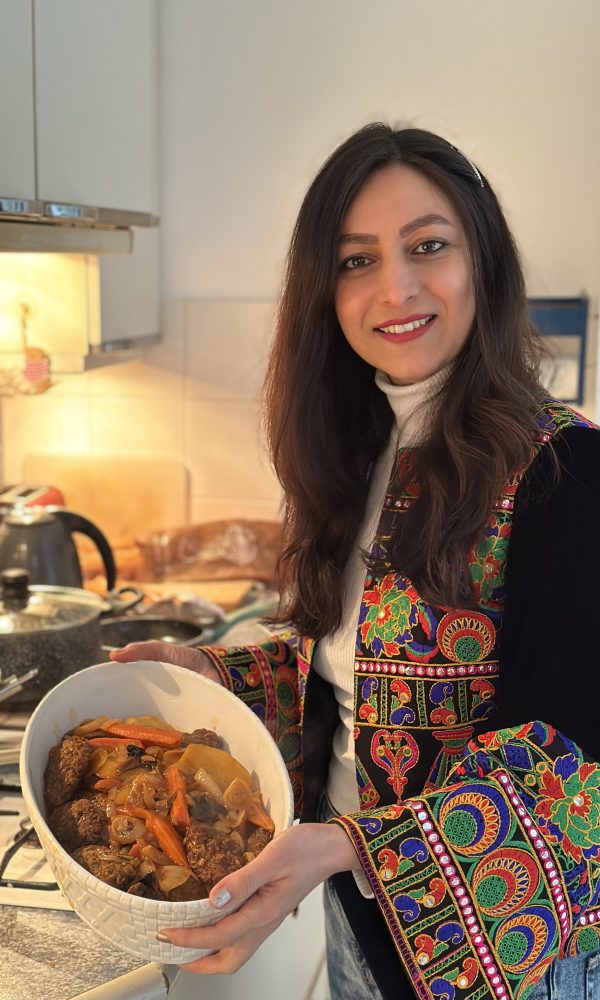 Afghan cusin 600x1000