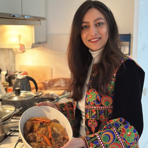 Afghan cusin 600x600