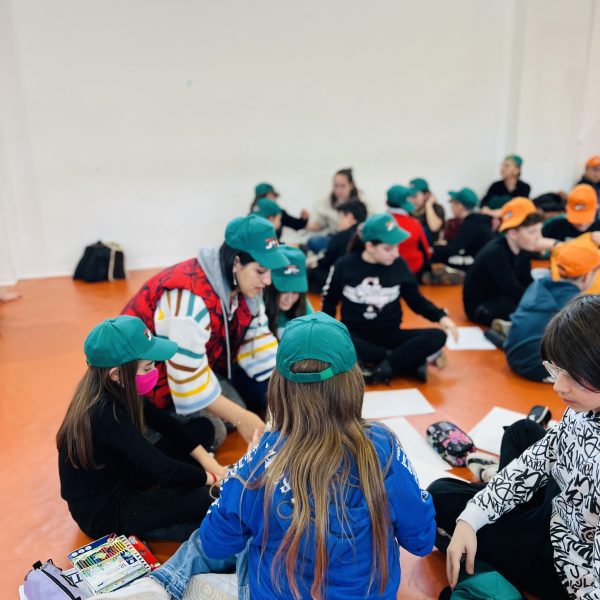 Working with children 600x600